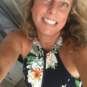 Poshmark Ambassador- Judith